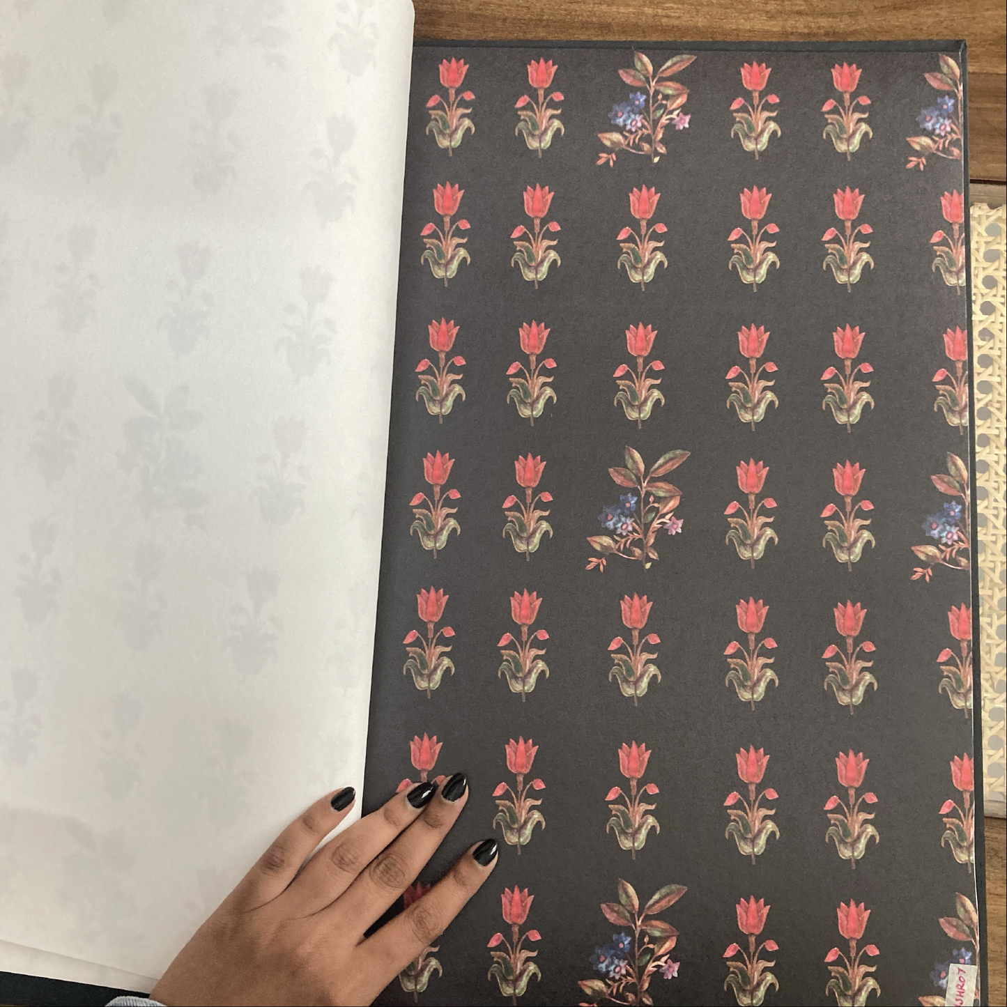 Dark Flowers Wallpaper